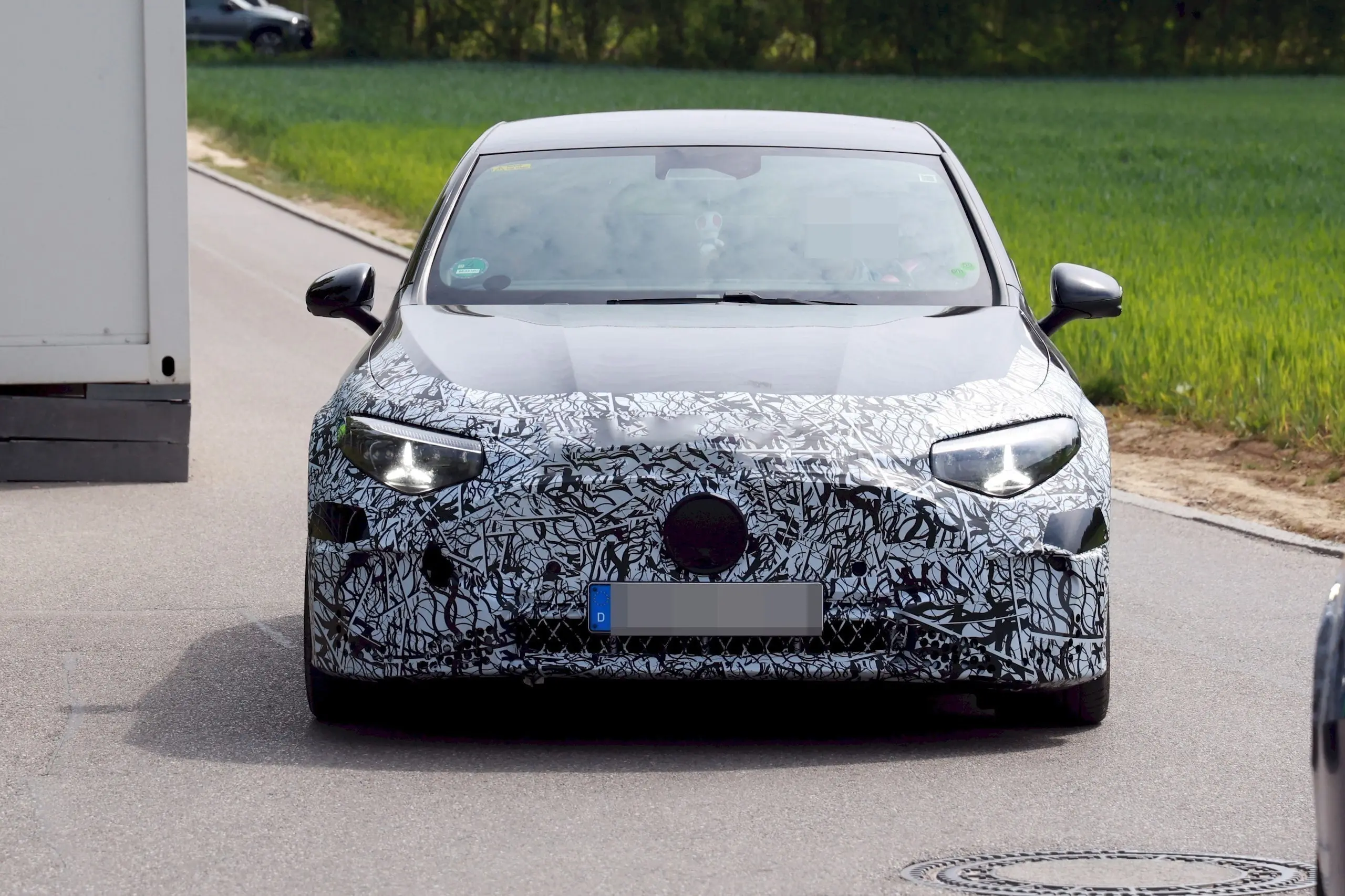 奔馳AMG CLA EV更多細節：采用全新圓柱電池 配大尾翼 動力高于510匹