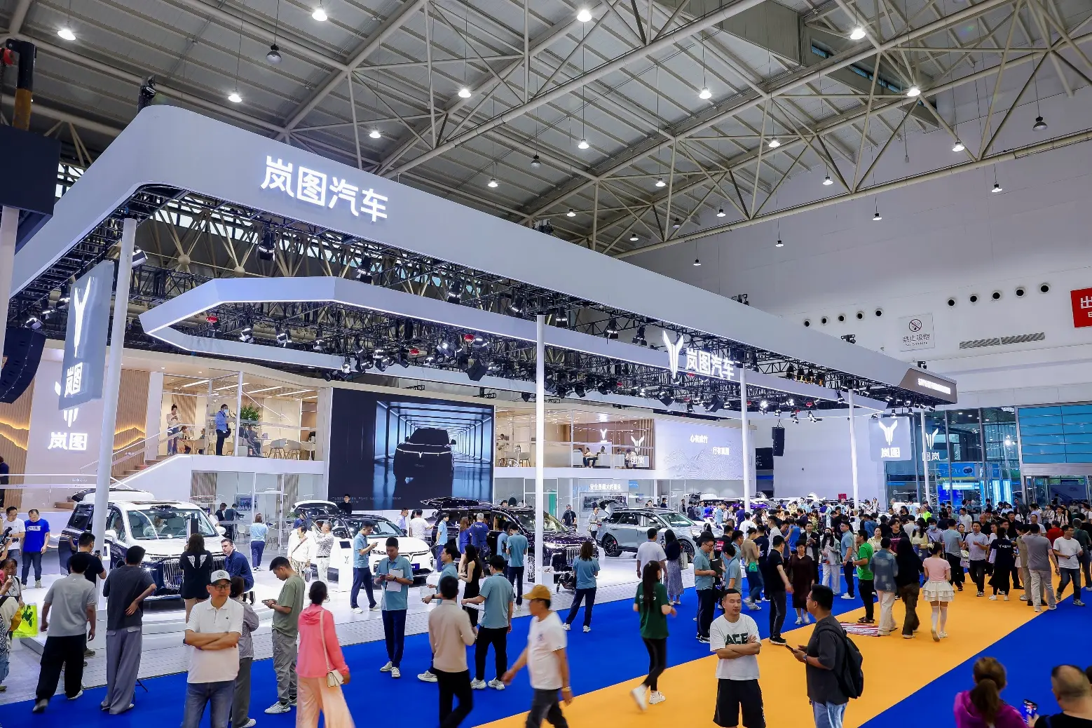 嵐圖FREE+武漢首秀！嵐圖汽車攜手武漢三鎮(zhèn)閃耀華中國際車展