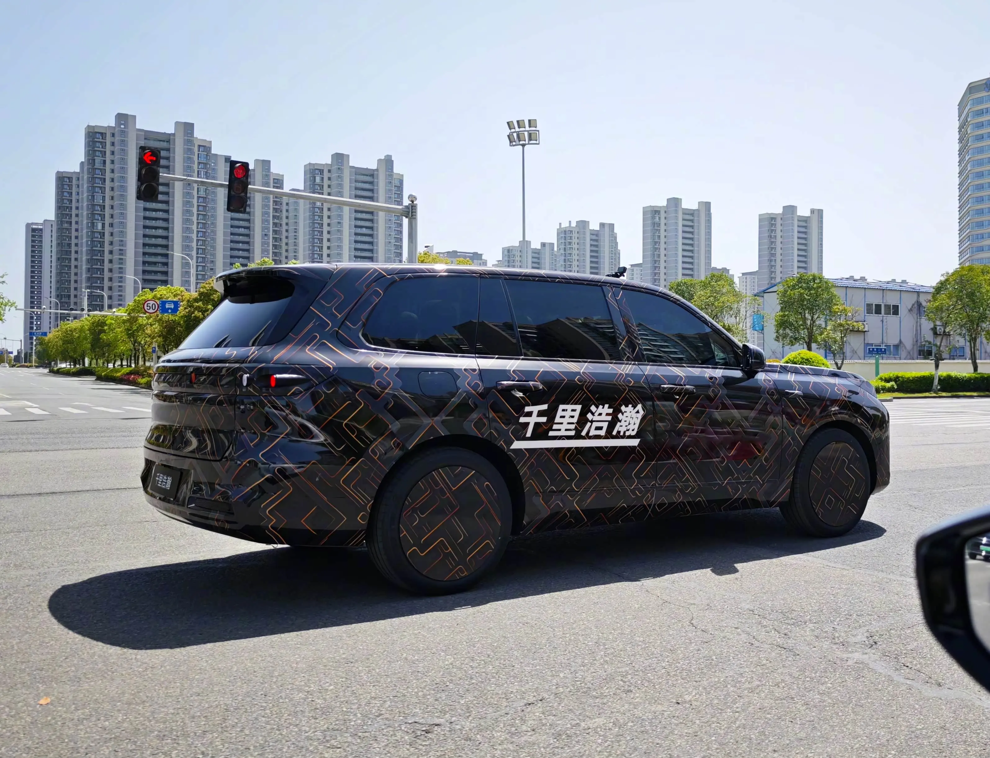 六座大型SUV？吉利銀河星艦9諜照曝光，定價預計低于領克900