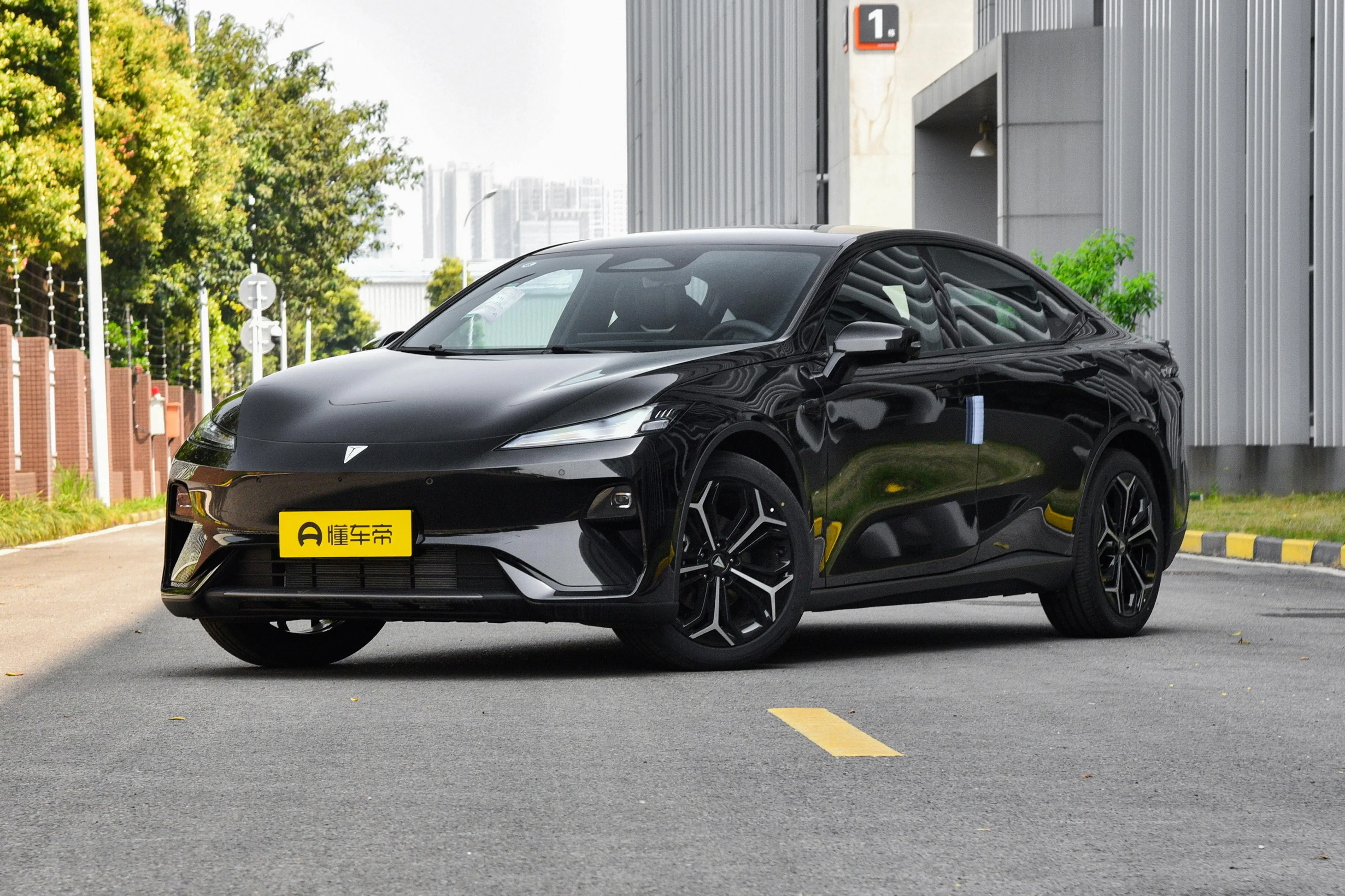 預算15萬左右買新能源中型車,深藍L07與海豹07對比