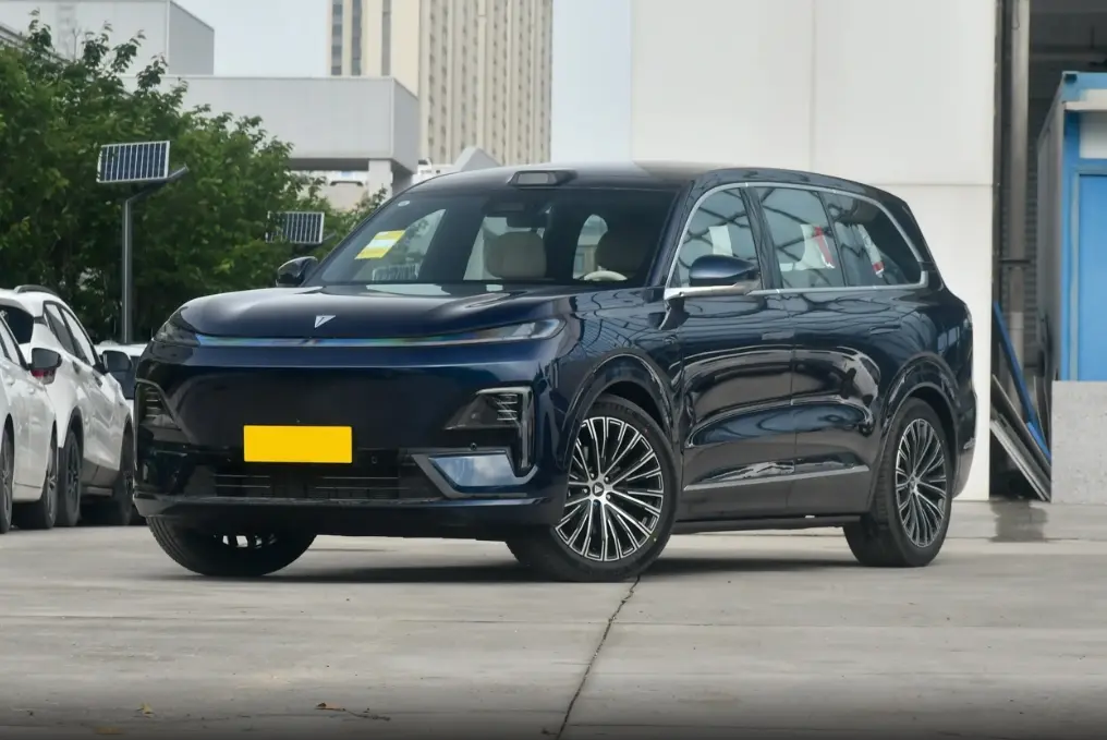 23.99萬就能買全尺寸SUV？能充電能燒油，實拍深藍S09