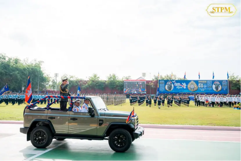 柬埔寨閱兵場驚現國產越野車212越野車憑什么成為首相座駕？