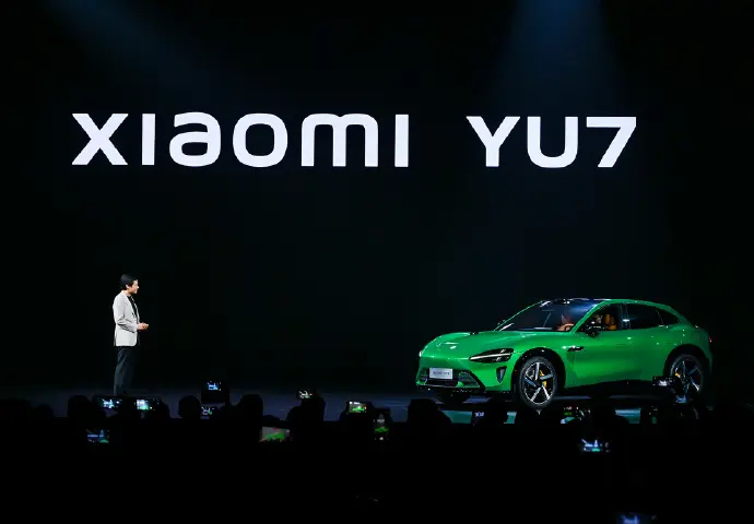 对标Model X？3.23秒破百 小米YU7万事俱备只差价格