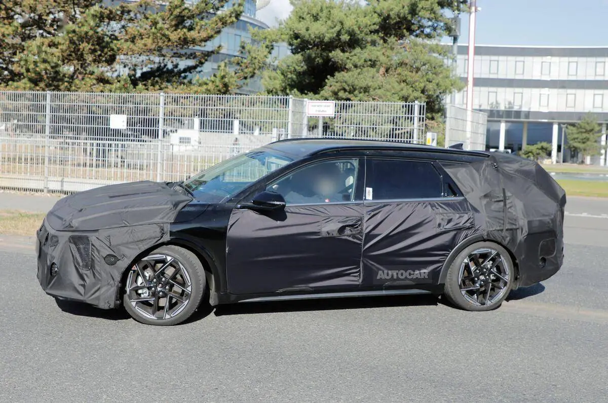 起亞K4旅行版原型車曝光,或取代Ceed Sportswagon和Proceed