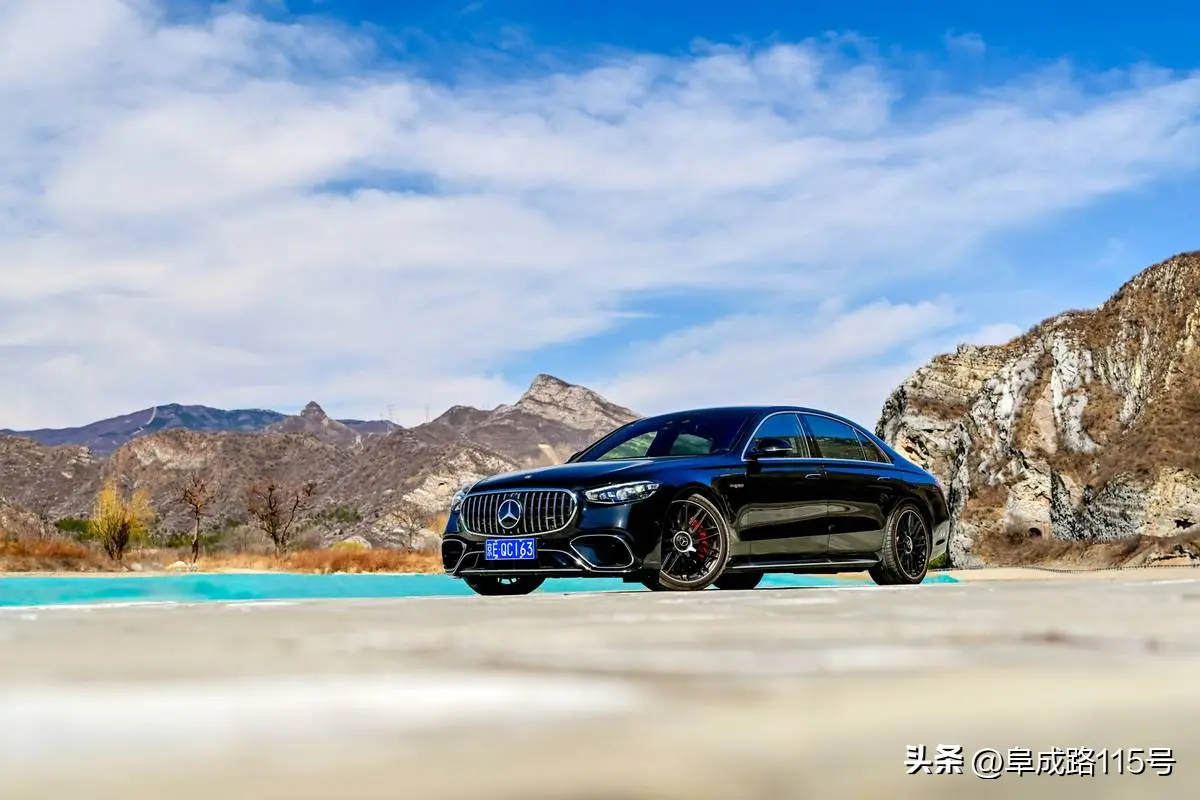 大排量V8遇到電會(huì)變得有多強(qiáng)大？梅賽德斯-AMG S63L E Performance