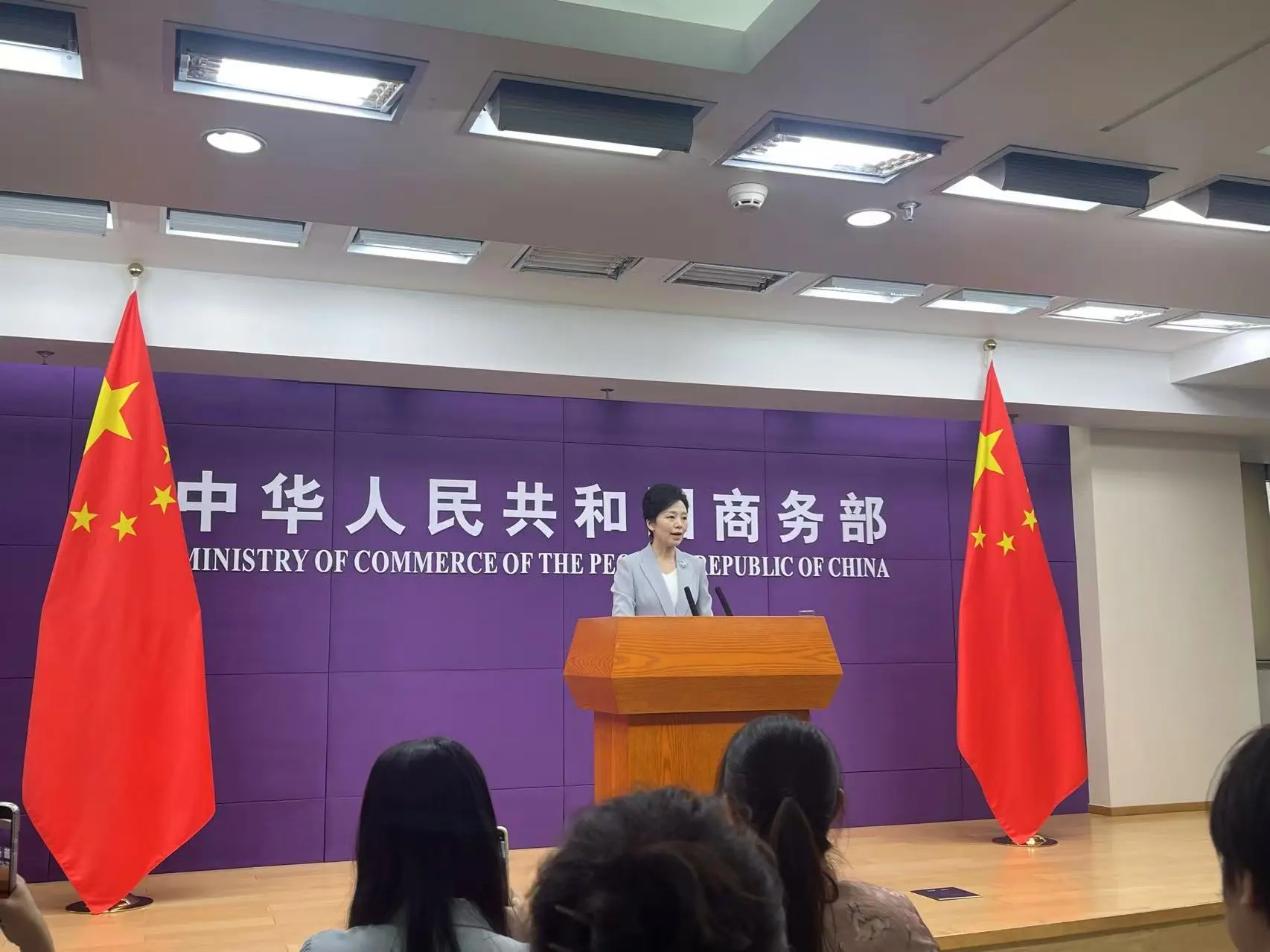 商務(wù)部談汽車行業(yè)“內(nèi)卷競爭”：加強綜合整治與合規(guī)引導(dǎo)，促進行業(yè)健康發(fā)展