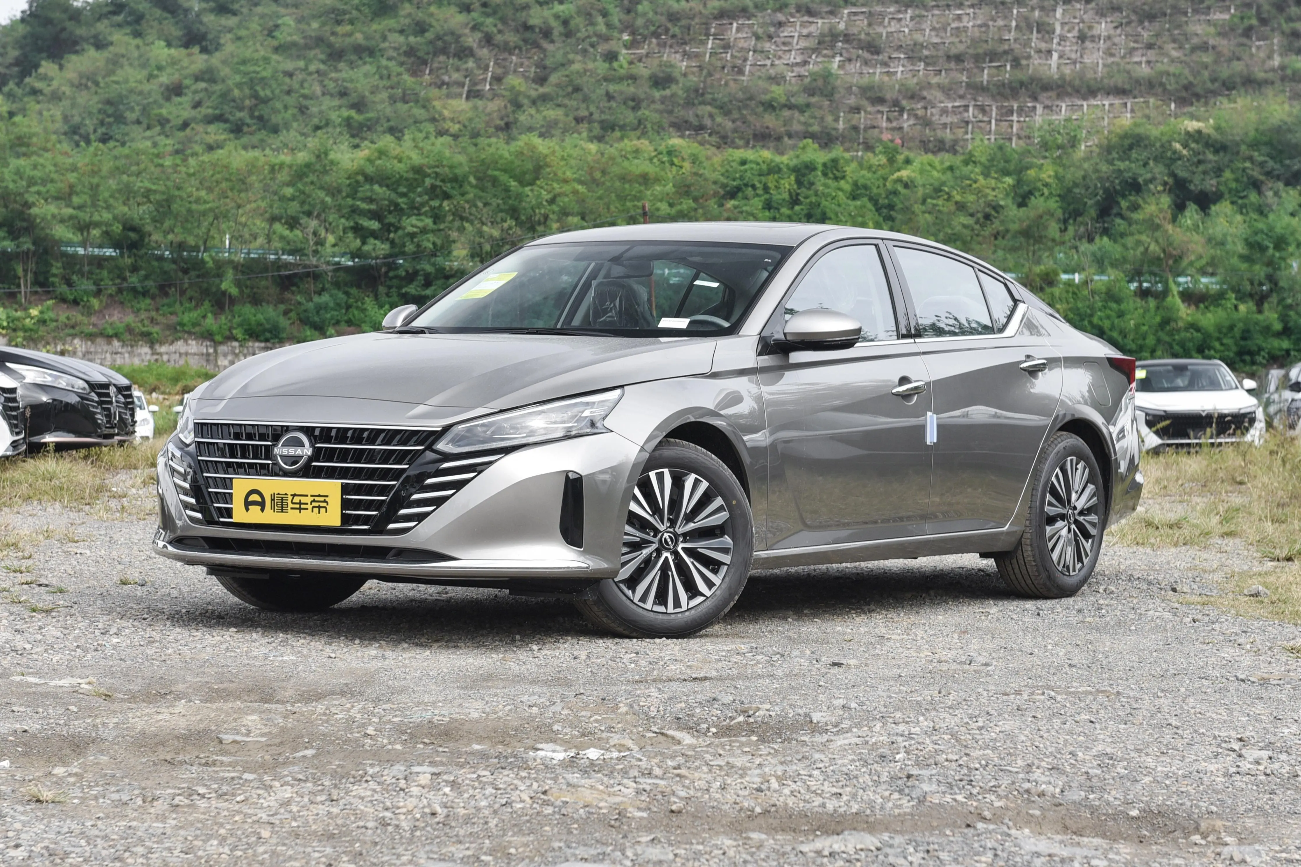 日產(chǎn)也坐不住了，天籟降至12.78萬，還送全險，動力總成終身質(zhì)保