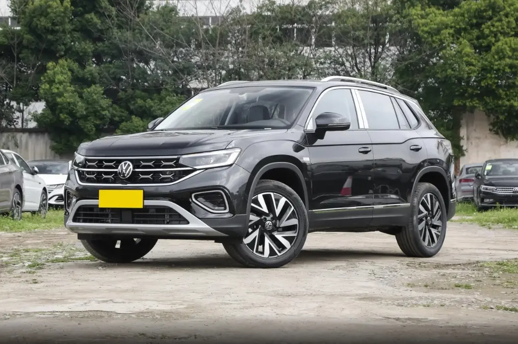 實拍2025款探岳眾享款，配2.0T+7DCT，軸距2731mm，表現如何？