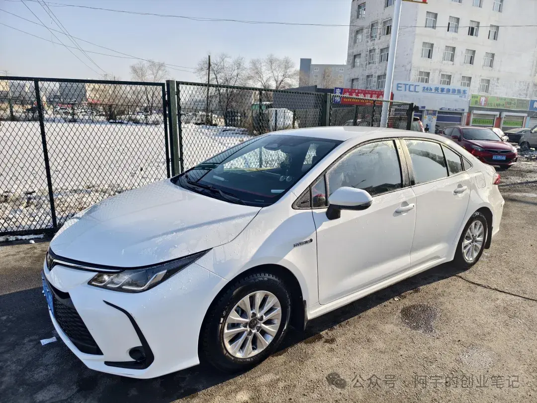 卡羅拉2024雙擎先鋒版車主：車機氣哭我，省油笑醒我！