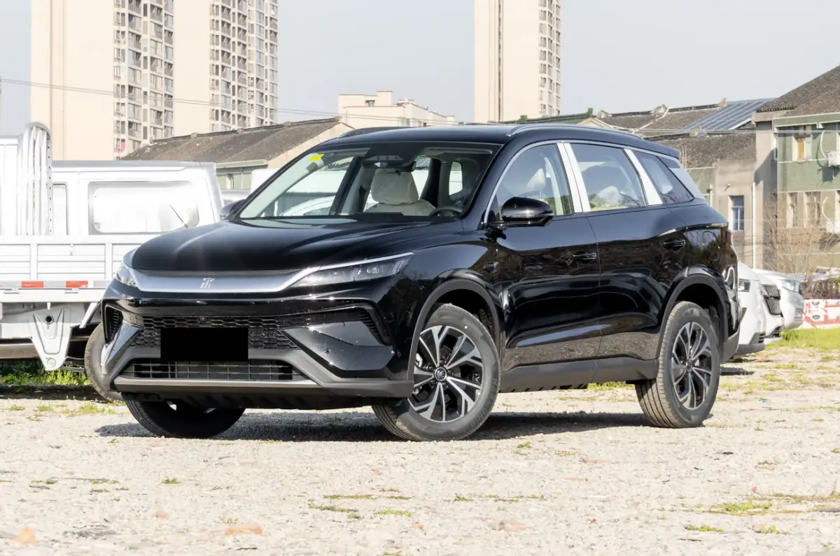 長安UNI-Z PHEV煥新車型，加量不加價，相比宋Pro DM-i如何？