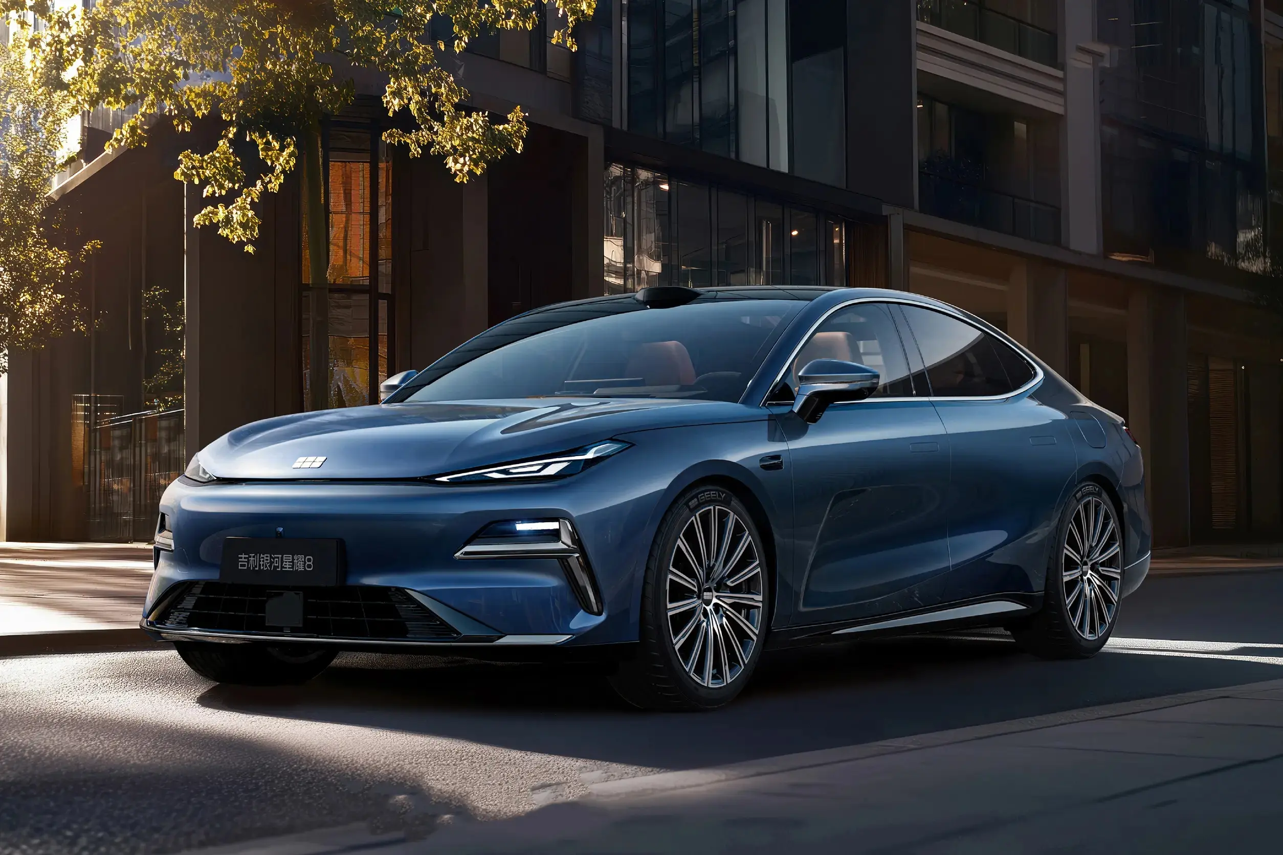 “堆料王”現身，長超5米，油耗0.9L，續航1500km，才11萬多
