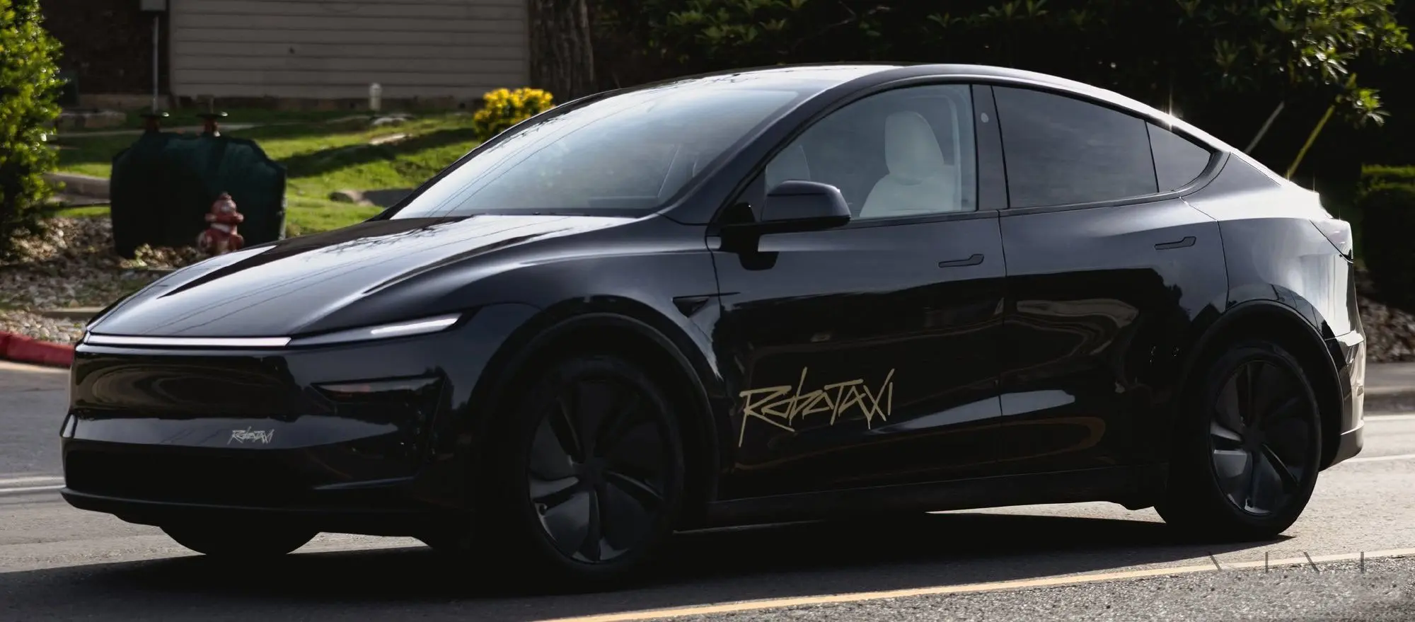 特斯拉 Robotaxi 實(shí)車圖曝光！于 6 月 22 日開啟試運(yùn)營(yíng)