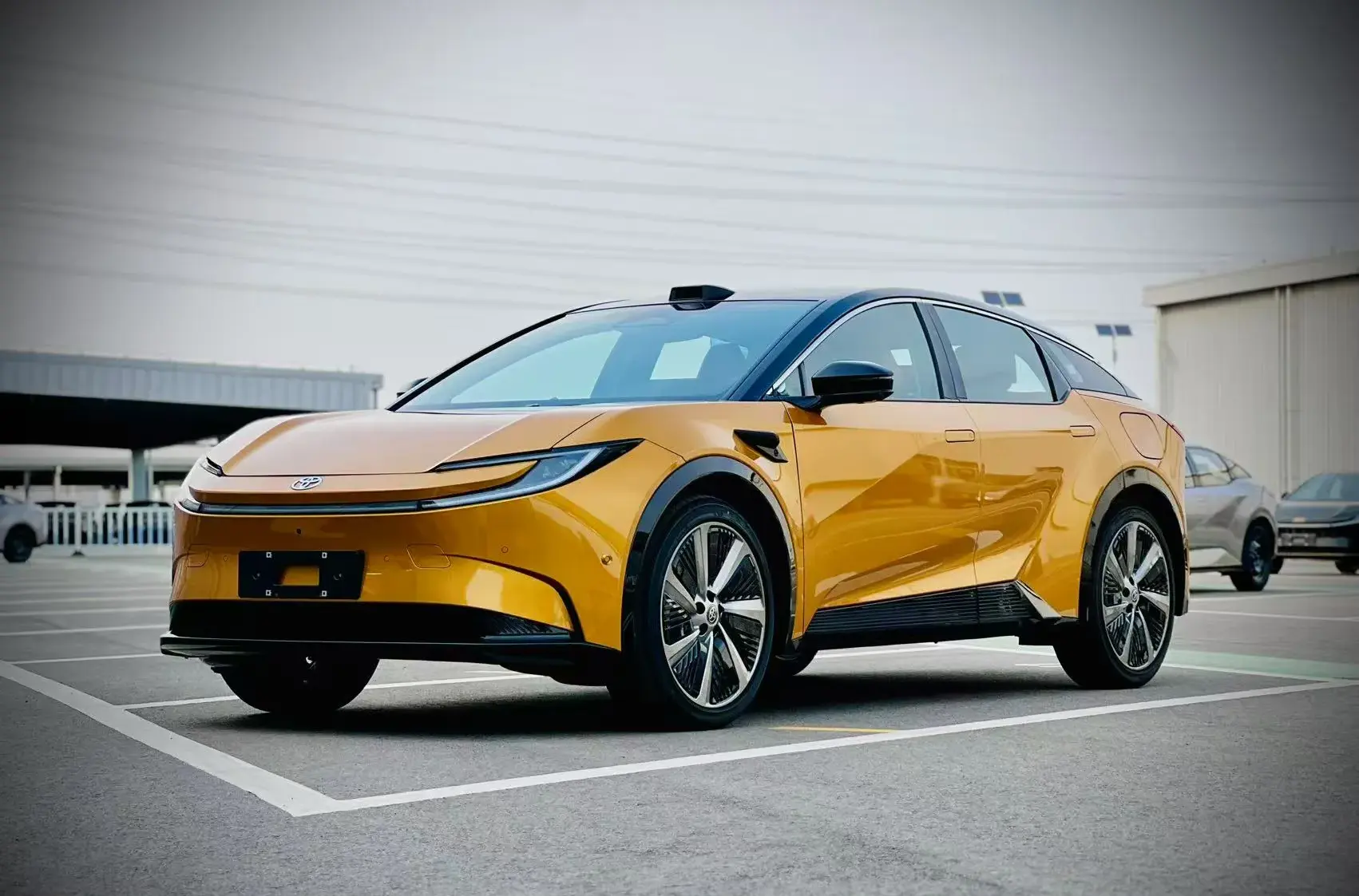 全新豐田溜背式中型SUV來了，車機和輔助駕駛升級了，才12萬多起