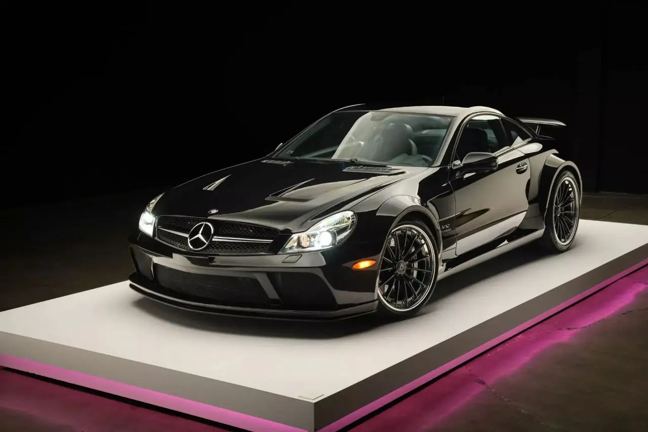 V12猛獸重出江湖，16歲的奔馳SL65 AMG Black Series仍讓人腿軟？