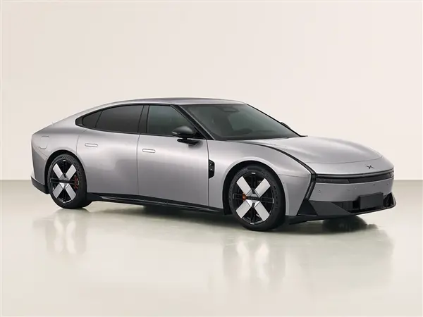 全新小鵬P7續(xù)航突破820km，年內(nèi)上市，電池及續(xù)航信息曝光