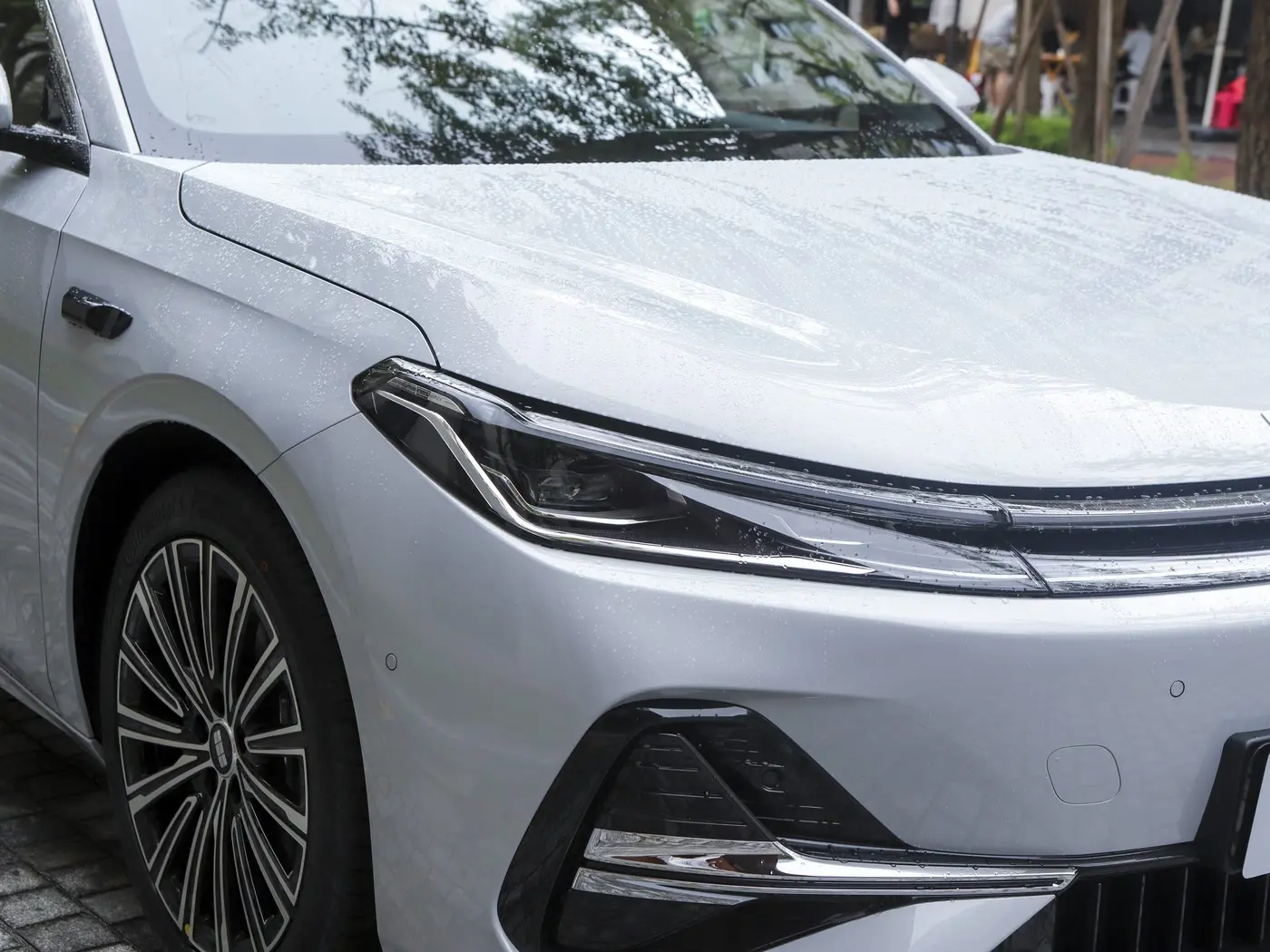 車長近5米，外觀驚艷，綜合續(xù)航超2100km，吉利銀河A7即將上市