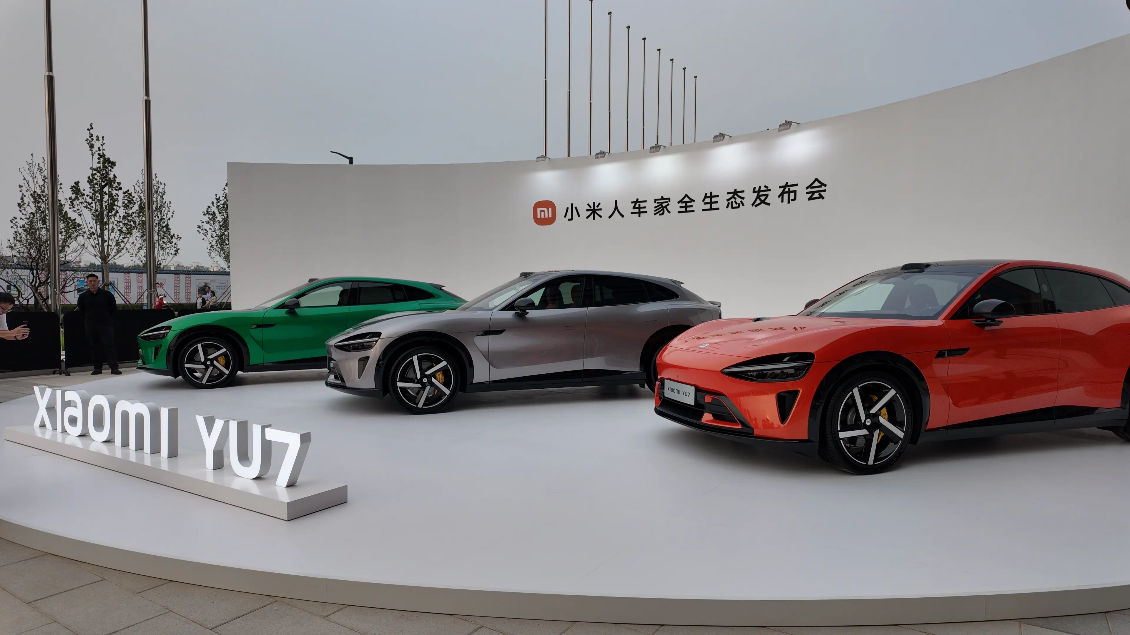 挑戰(zhàn) Model Y，小米YU7上市，3分鐘大定20萬臺，銷售準備通宵接單，二手平臺已有租車報價