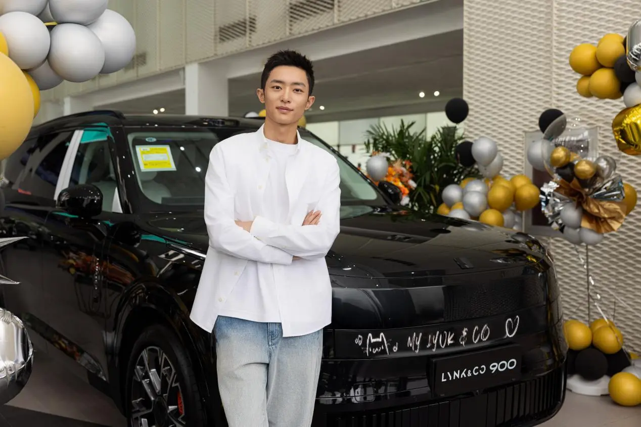 白宇帆喜提新車!你猜到是哪款了嗎?