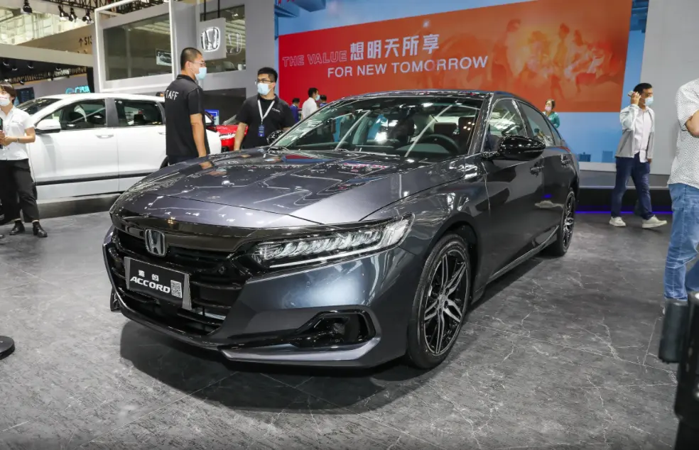 B級車再迎大降價，最大讓利50%，寶馬3系降價超11萬