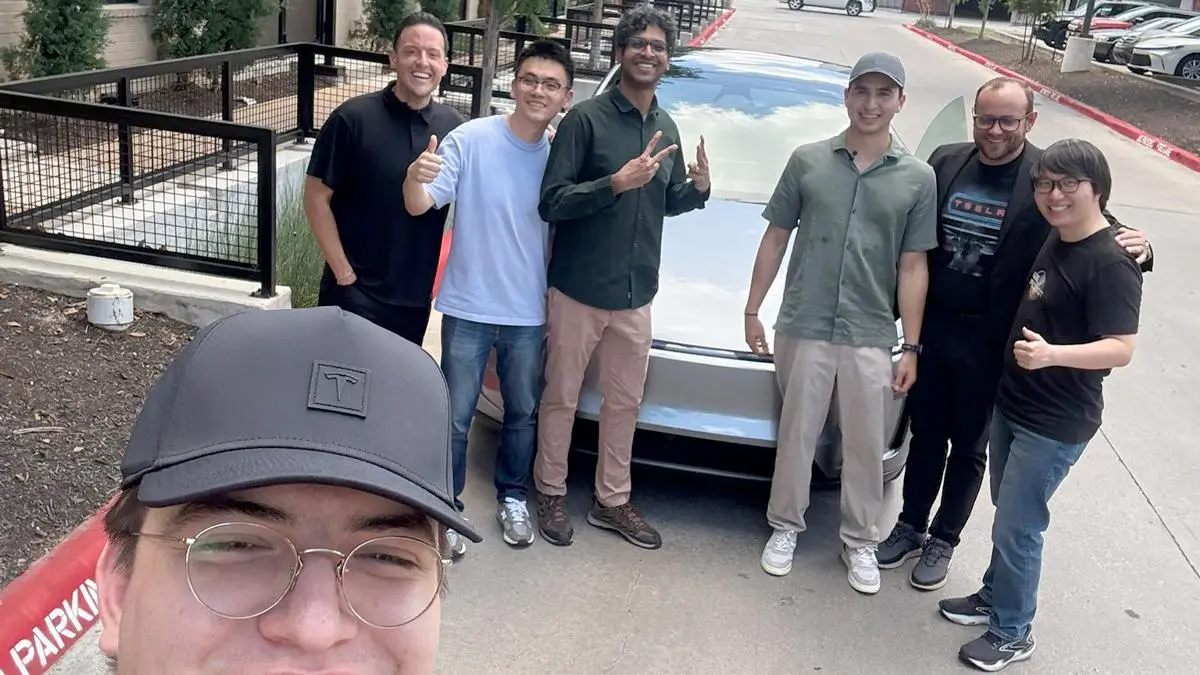 無人駕駛Model Y“自己”開進家門，特斯拉改寫汽車交付史！