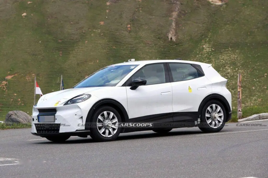 大眾 Cupra Raval 路試諜照曝光，ID.2 衍生車型定位小型電動車