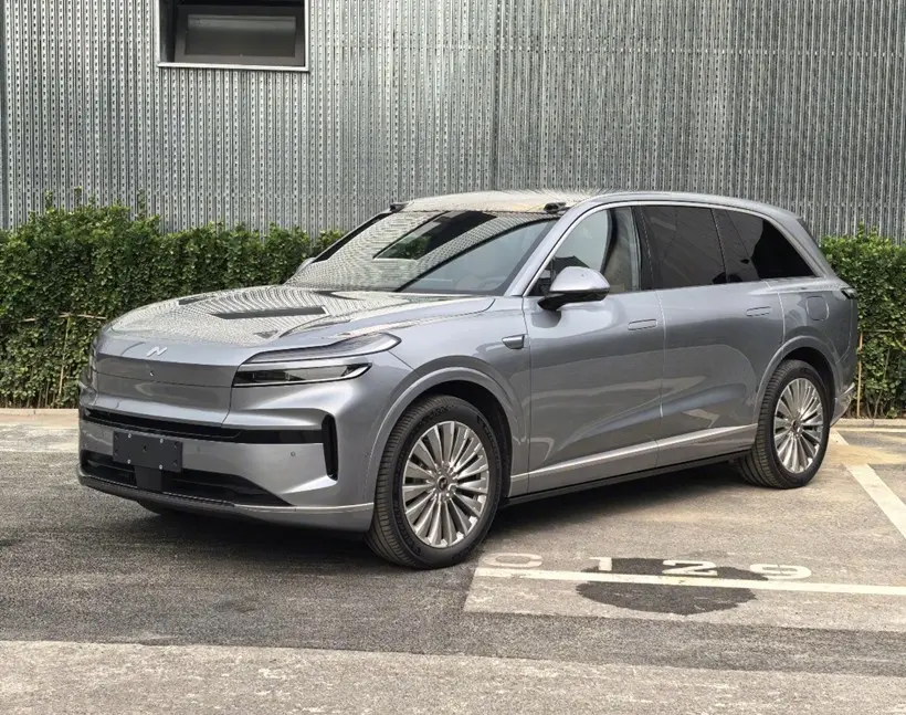 樂道L90現(xiàn)身，車長超5米1，240L前備廂可定制沙發(fā)，還帶900V架構(gòu)