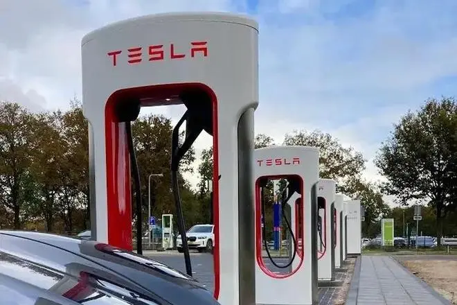 發改委:新能源車企大功率充電樁要放開用