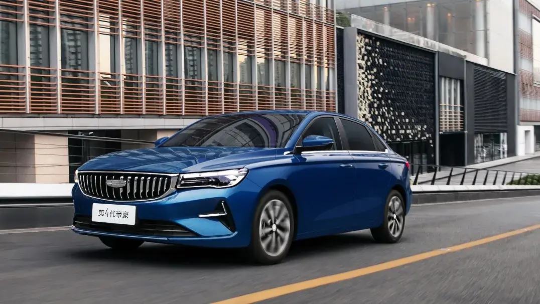 從青花瓷車漆到沙漠銷冠:一輛帝豪的400萬次奔赴
