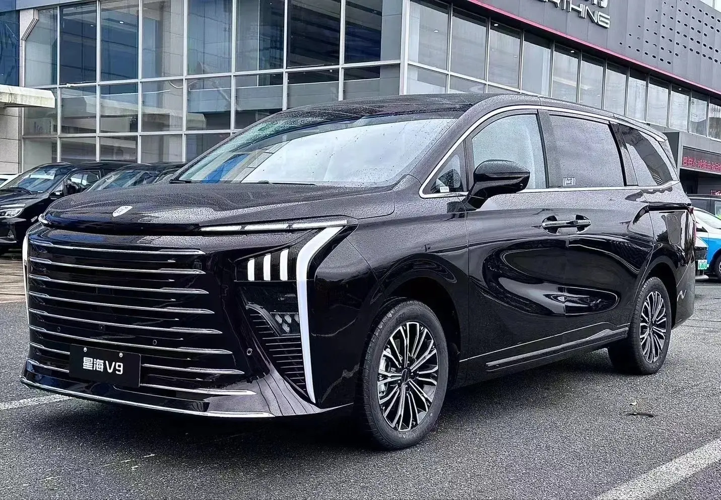 20萬級家庭出游MPV怎么選？就它了星海V9，長續航、省油且安全！