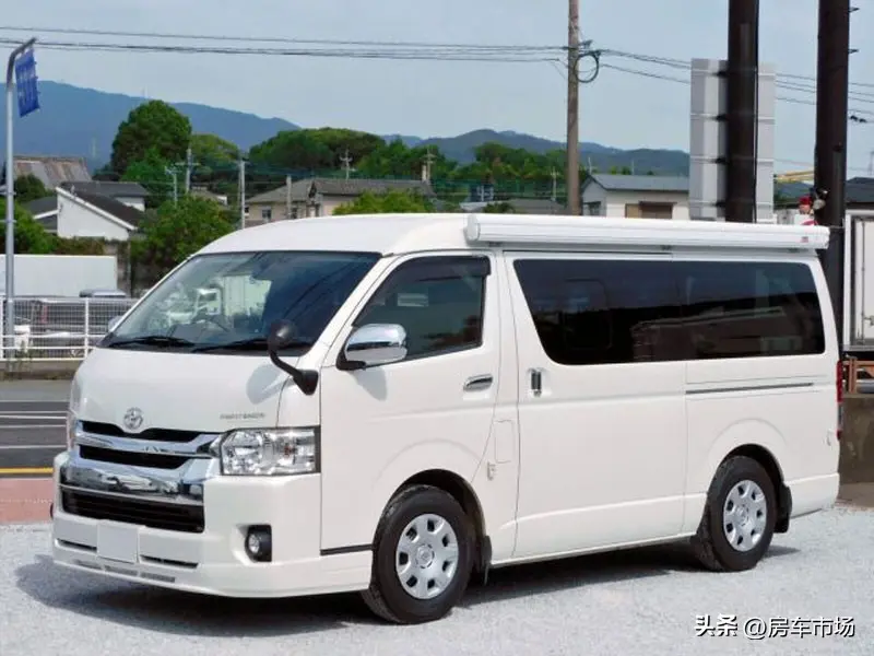 豐田面包短軸露營車，U型座椅拼床，上下鋪睡4人，改裝成本低