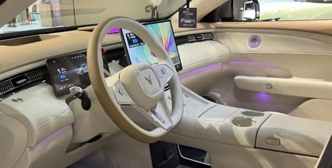 嵐圖FREE+車機界面出現阿維塔方向盤圖案