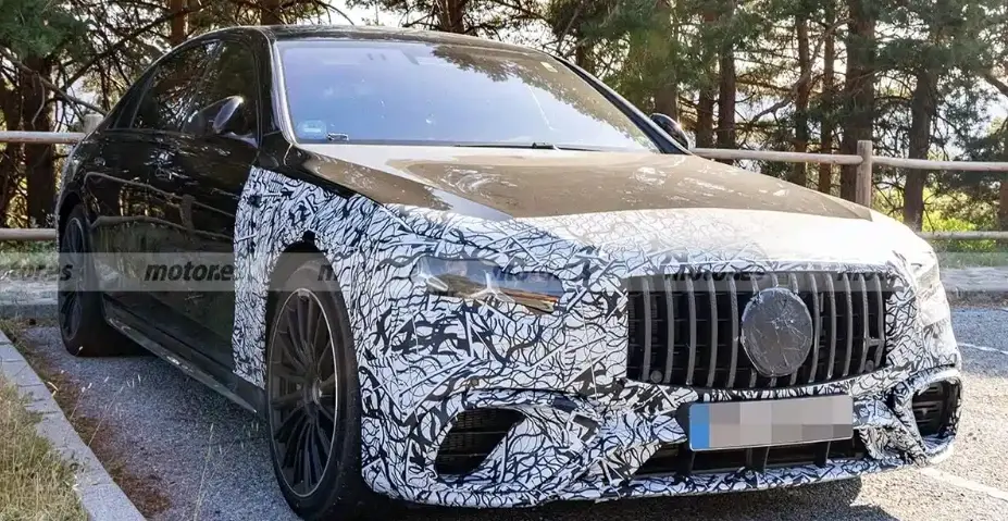 新款A(yù)MG S 63 E Performance諜照曝光，2026年中旬發(fā)布