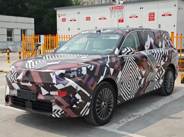 長城大型SUV實車，800V插混？