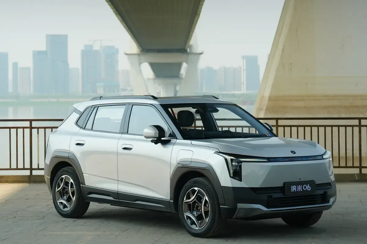 手揣10萬塊錢買車，東風(fēng)納米06和比亞迪元UP應(yīng)該怎么選擇？