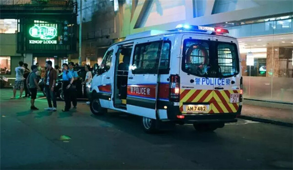 将在未来一年时间内 为香港警方提供 129辆daily警车