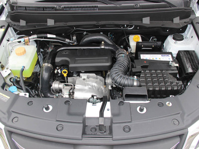 功率为90kw(122ps,峰值扭矩160nm,匹配5速手动变速箱;代号为f13b的1