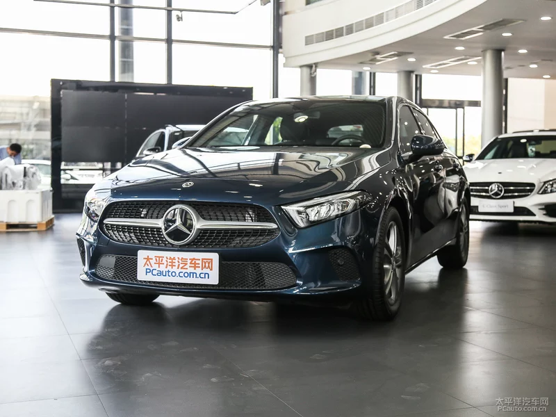 奔馳A級(jí)兩廂版新增A180車型 售價(jià)23.28萬