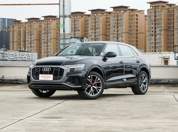 【奥迪q83.0t 】 2022款奥迪q855 tfsi 臻选动感型