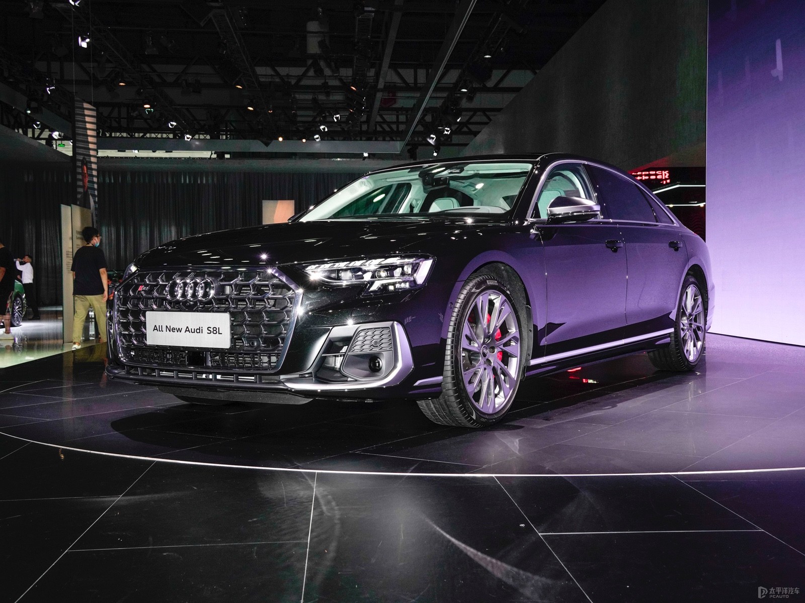 2016 款奧迪 S8 與同級別車型相比有何優(yōu)勢