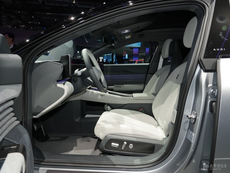 AUDI E5空間