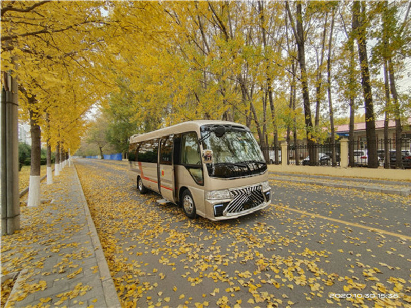 豐田考斯特汽車車內(nèi)氛圍設(shè)計(jì)精彩無(wú)比