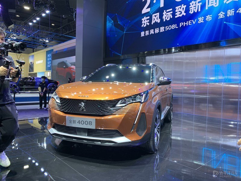 2020廣州車展：新款東風(fēng)標(biāo)致4008亮相