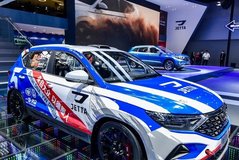 “寶藏神車”出道，藍V直播首秀，廣州車展這個品牌成吸睛王！