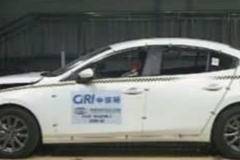 中国汽车保险安全碰撞测试 马自达亮了