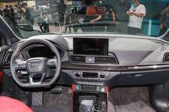奧迪Q5L Sportback怎么選？買入門選配任挑