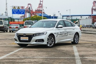 有顏有實(shí)力 四款中型車(chē)誰(shuí)更值得買(mǎi)？