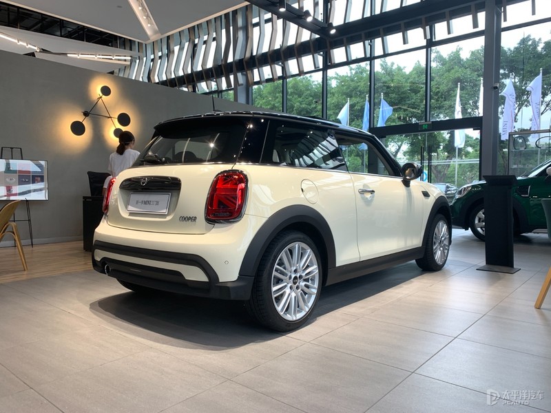 动力方面,mini one及mini cooper均采用1.