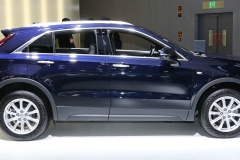 凱迪拉克xt4倒車燈為什么只亮一個