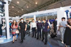 贵州长越科驰汽车闪亮西南环境卫生国际博览会