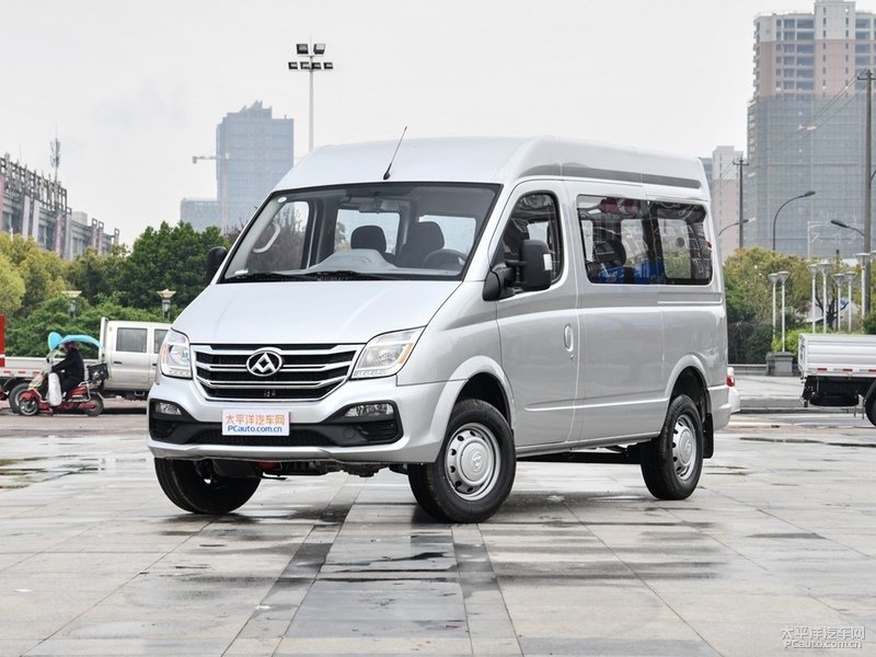 上汽大通MAXUS V80店內有現車 售價10.28萬-24.56萬